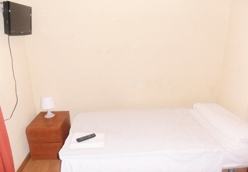 Hostal Numancia Madrid Dış mekan fotoğraf